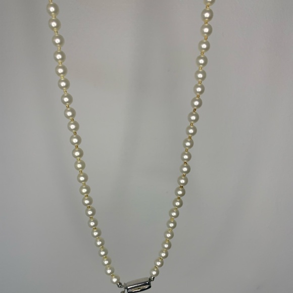 Vintage String Pearls - Picture 4 of 5